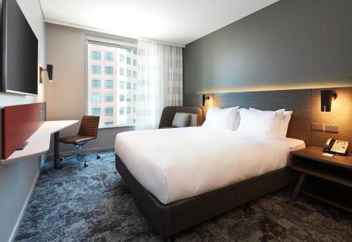 Holiday Inn Express Melbourne Southbank, an IHG Hotel Image