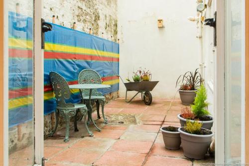 Seafront Apartment with Garden photo 16