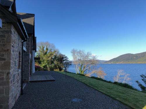 Foto dalla galleria di Balachladaich Loch Ness B&B a Dores