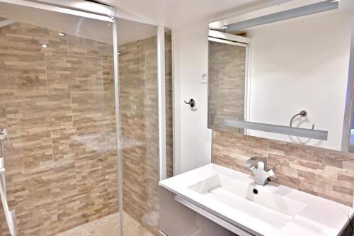 Ένα μπάνιο στο Chalet cosy de Plage entre Biarritz et Hossegor