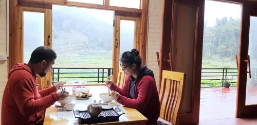 Gæster der bor på Bac Ha Threeland homestay