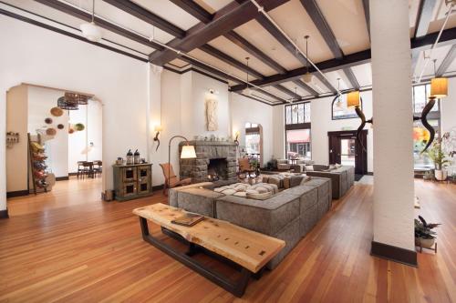 Zona de estar de SCP Redmond Hotel