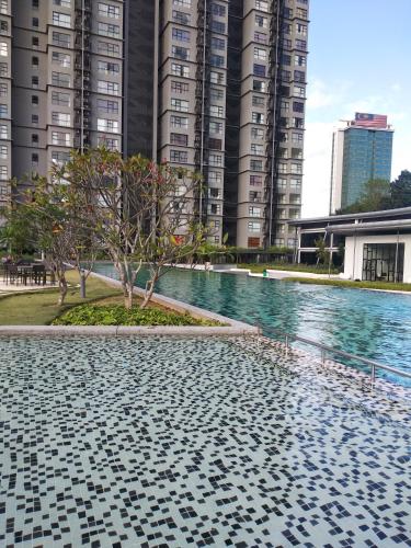 La alberca dentro o cerca de 10am-6pm, SAME DAY CHECK IN AND CHECK OUT, Work From Home, The Hyve-Cyberjaya, Private Studio by Flexihome-MY
