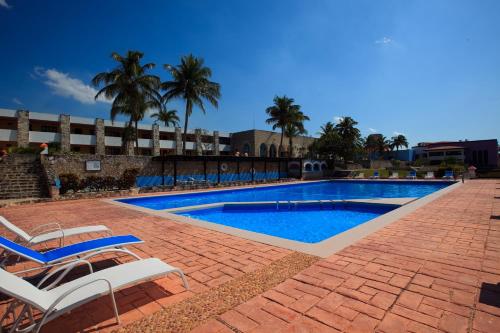 The swimming pool at or close to Hotel Tucan Siho Playa