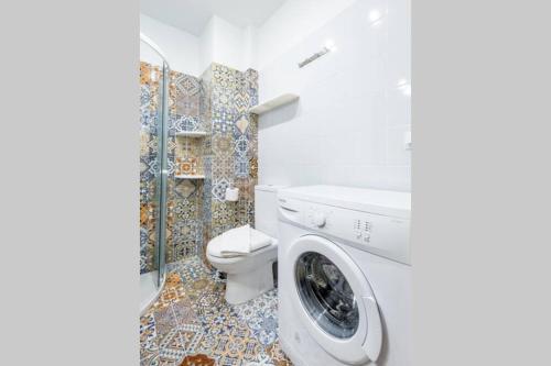 Neoclassical apartment with 2 bedrooms in Piraeus
