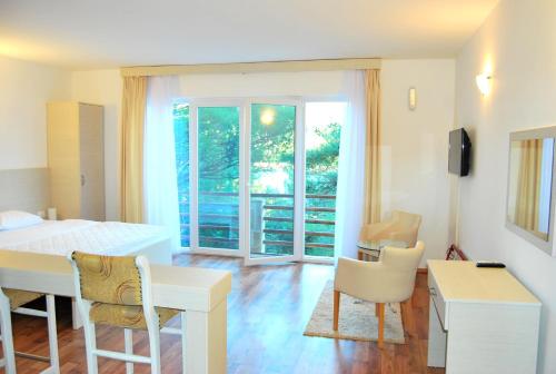 Gallery image of Hotel Art Media in Herceg-Novi