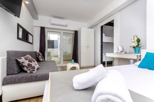 All Saints Suites B&B Kastela