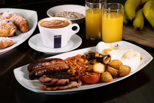 Radstock Hotel near Bath tesisinde konuklar için mevcut kahvaltı seçenekleri