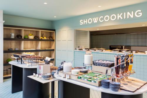 Novotel Madrid Feria and Airport photo 209