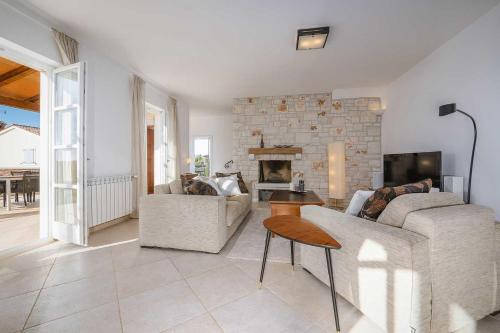 Villa Mayla – Photos 2