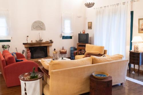 Un lugar para sentarse en Captain Andrew private beach house