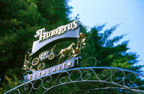 Hotel Estalagem St. Hubertusに飾ってある許可証、賞状、看板またはその他の書類