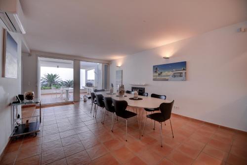 The Fantastic Beach House of Luz