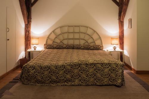 Säng eller sängar i ett rum på Bauernhof Barlo