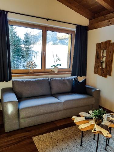 Χώρος καθιστικού στο Zeitfrei Chalet Apartments