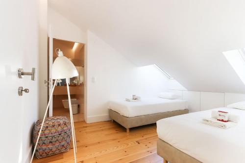 Marques de Pombal Duplex with Terrace by Homing