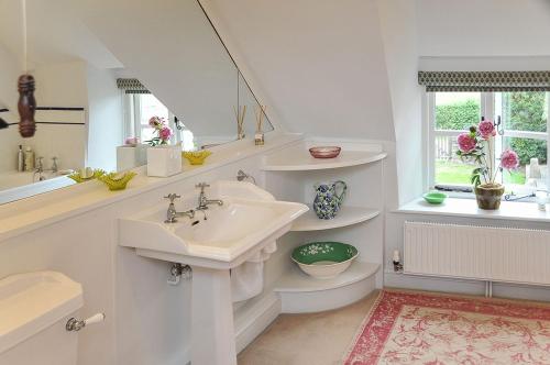 Gallery image of Middle Farm House in Shepton Mallet