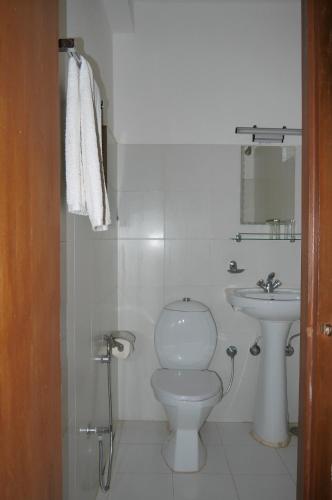 Un baño de Peace Dragon Lodge