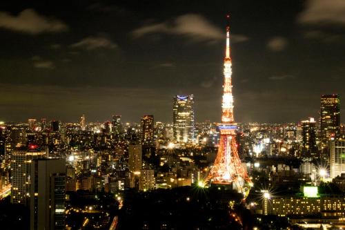 Ein allgemeiner Blick auf Tokio oder ein Stadtblick von des Hotels aus