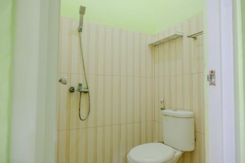 Kúpeľňa v ubytovaní OYO Life 2508 Alba Suites Homestay Syariah