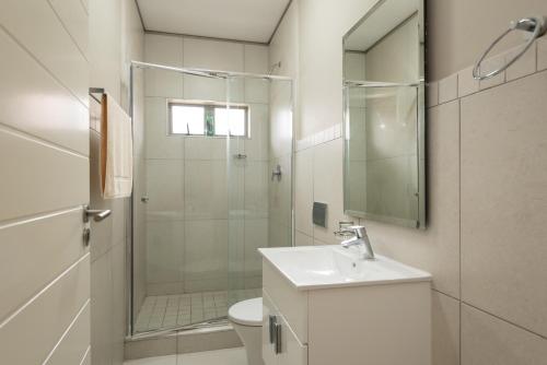 Et badeværelse på 65A Zimbali Wedge