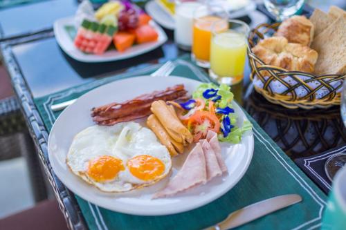 Mad på resortet eller i nærheden