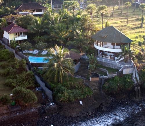 Kolam renang di atau dekat dengan ArjunaBungalows