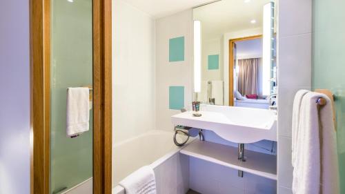 Novotel London Excel Image