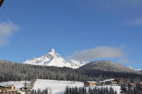 Ein allgemeiner Bergblick oder ein Berglick von der Ferienwohnung aus