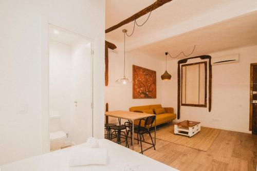 CHARMING DESIGN APARTMENT REINA SOFIA