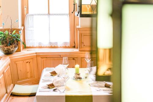 A kitchen or kitchenette at Das Herbst