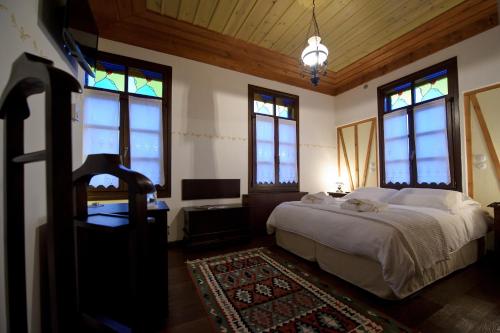 Gallery image of Orologopoulos Mansion Luxury Hotel in Kastoria