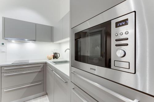 Dapur atau dapur kecil di Lampi Aparthotel Prague