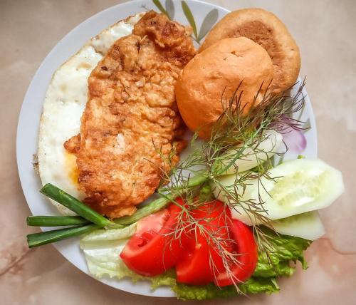 Đồ ăn tại/gần nhà gỗ