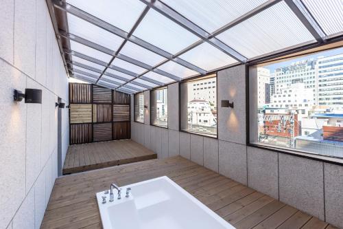 Gallery image of Beomil Brown Dot Hotel in Busan