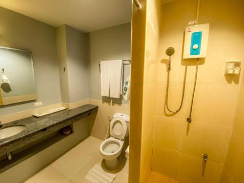 Phòng tắm tại Sino Inn Phuket Hotel - SHA Plus