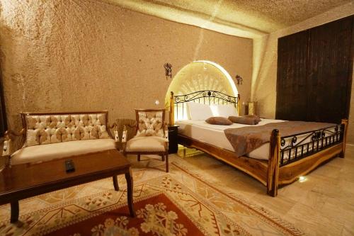 Deluxe Suite with Spa Bath