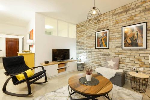 Spacious stylish studio up to 4ppl close to centre