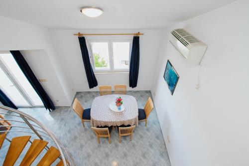Χώρος καθιστικού στο Apartmani Vrlika