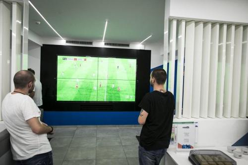 TV a/nebo společenská místnost v ubytování Ostelzzz Milano