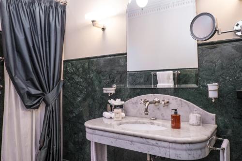 Hotel Locarno photo 128