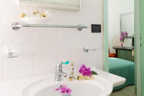 Koupelna v ubytování Hotel Sirena
