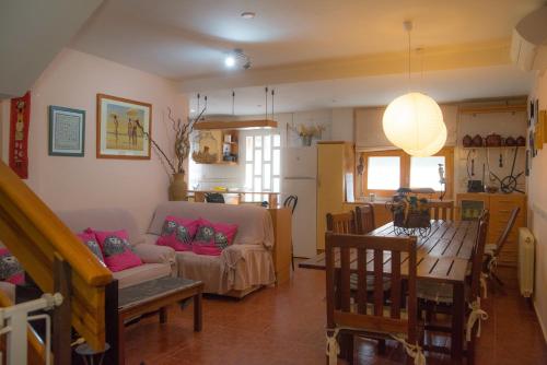 Casa Rural El Herrador, Cabañas de Ebro – Updated 2021 Prices