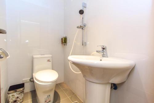Un baño de Qing Ping Jn Humanities Hall青萍居人文會館