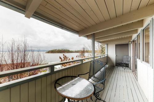 Many Springs Lakefront Condos – Photos 2
