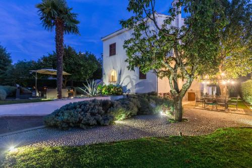 Apartments Bori