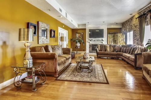 Lovely 5 BR home only 15mins from downtown NOLA