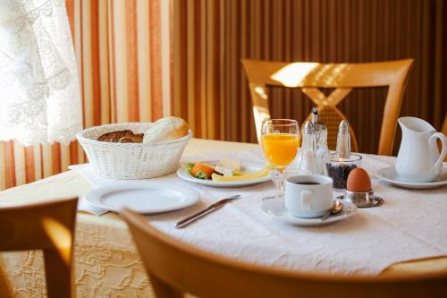 Afbeelding uit fotogalerij van Hotel Hus Achtern Diek in Insel Neuwerk