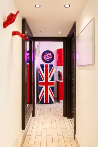 Gambar di galeri bagi Pop Luxury Experience di Milan