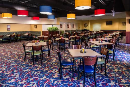 Restoran atau tempat lain untuk makan di Holiday Inn & Suites Orlando SW - Celebration Area by IHG